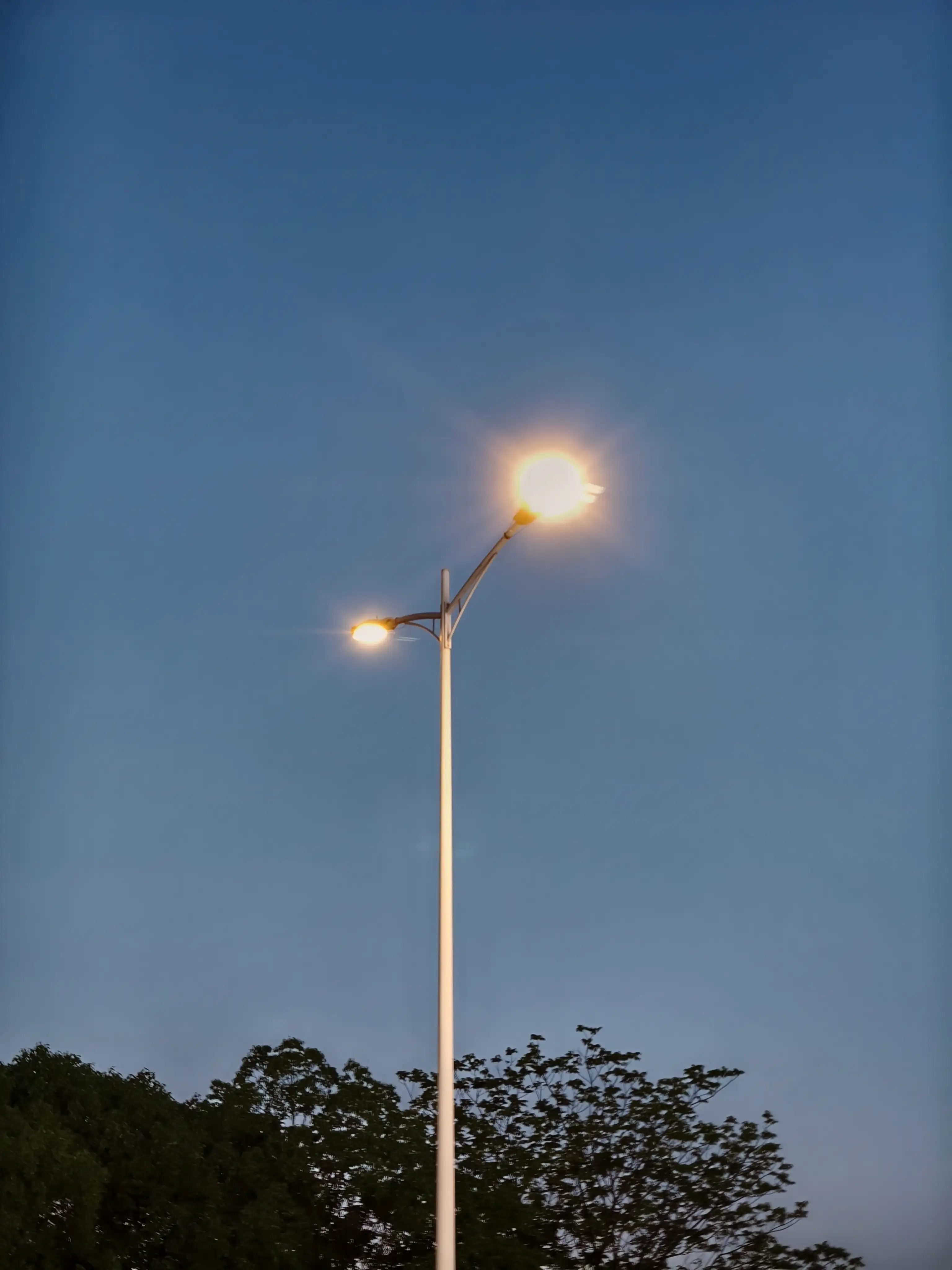 光